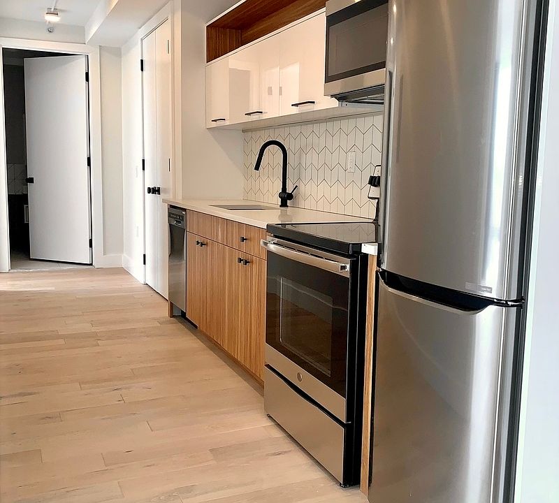 1st image of 58 W 125th St #1601