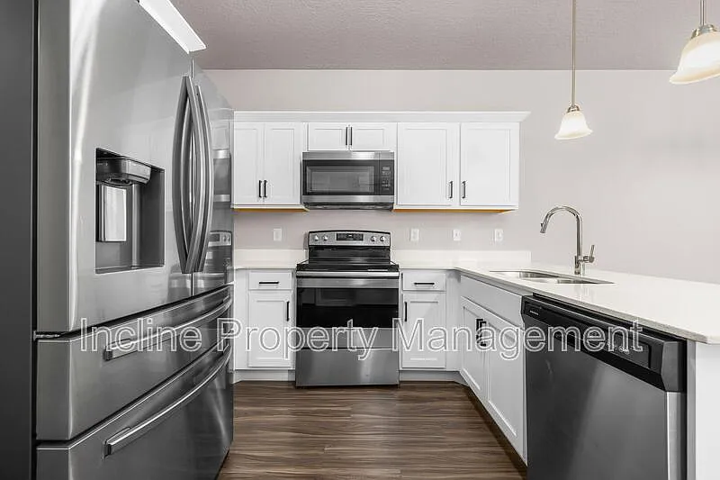 3 bed, 2.0 bath, 1233 sqft, $1,875 — Photo 4