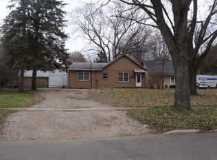 1108 Clay St, Woodstock, IL 60098
