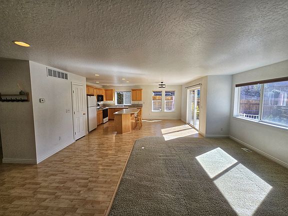 3rd image of 1305 E Shenandoah Dr