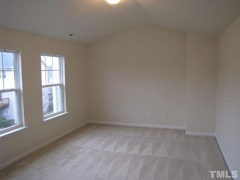 108 Linden Park Ln — Photo 4