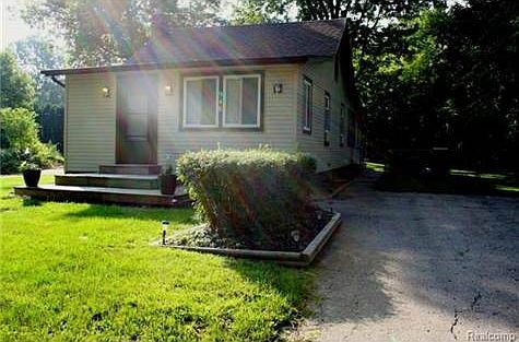 2nd image of 946 Highlander St