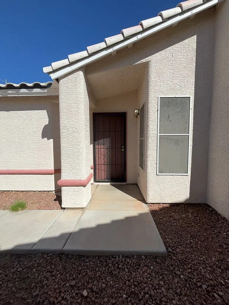 3 bed, 2.0 bath, 1314 sqft, $1,950 — Photo 2