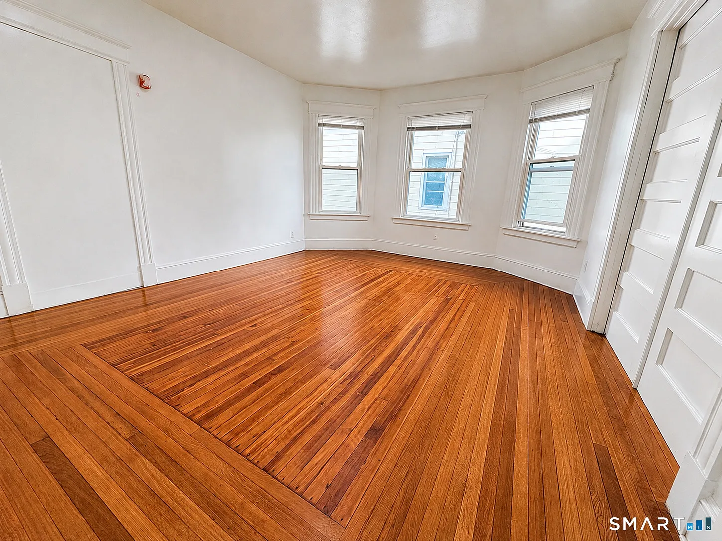 3 bed, 1.0 bath, 1250 sqft, $1,700 — Photo 2