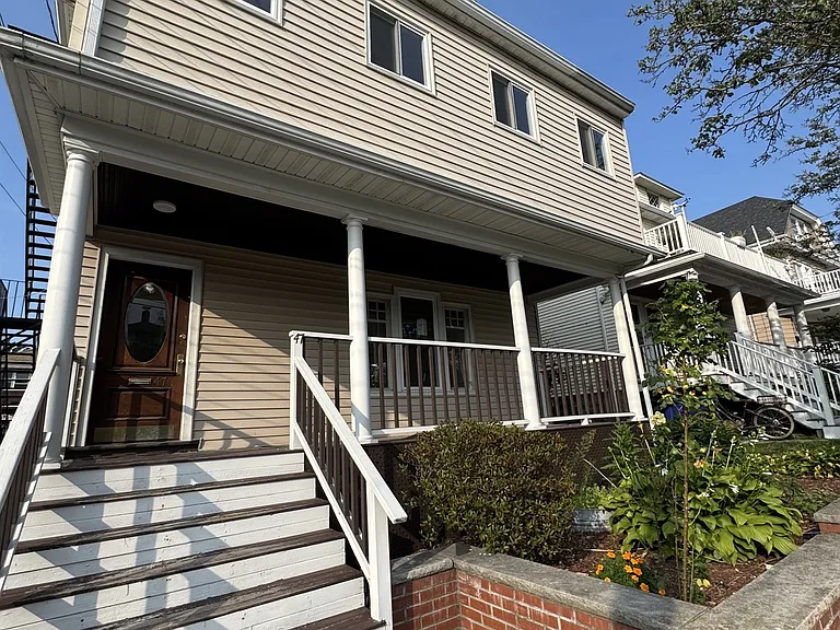 38 Curtis Ave — Photo 11