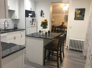 47 Dewey St, Huntington, NY 11743