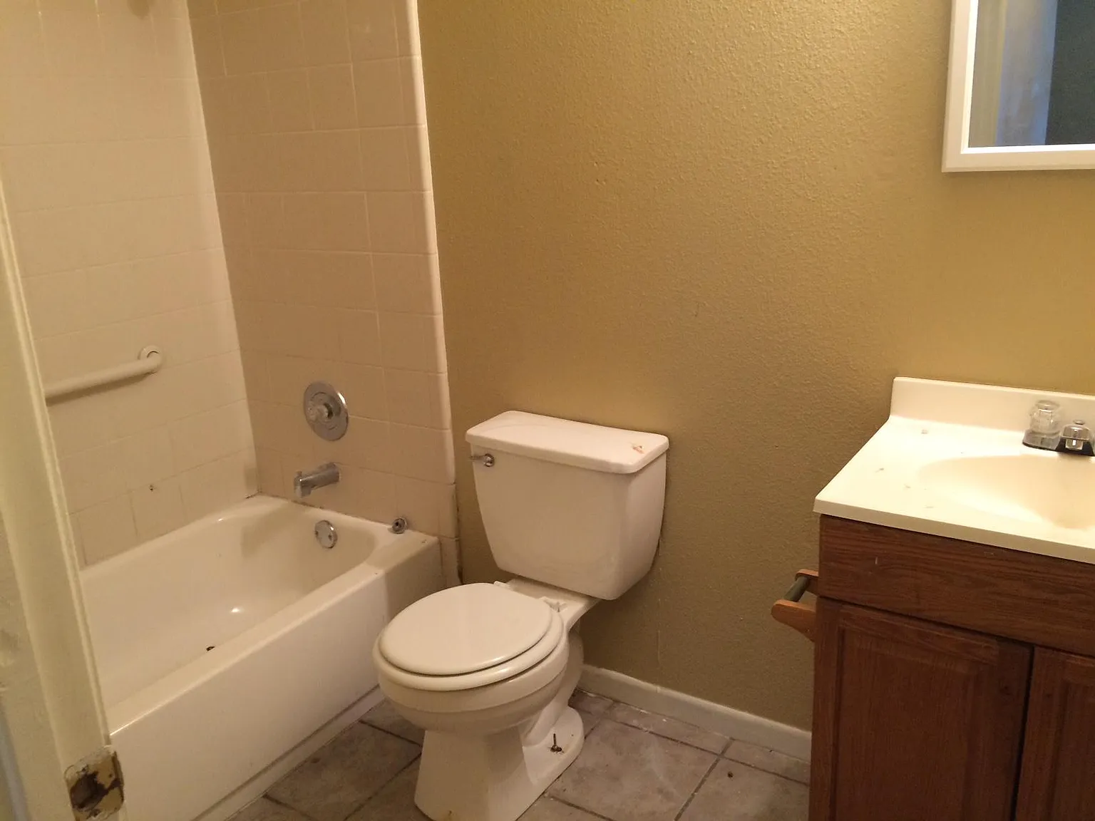 4 bed, 1250 sqft, $1,250 — Photo 2