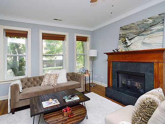 4th image of 1323 W Fargo Ave #1W