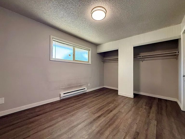 1004 S Cloverdale St — Photo 8