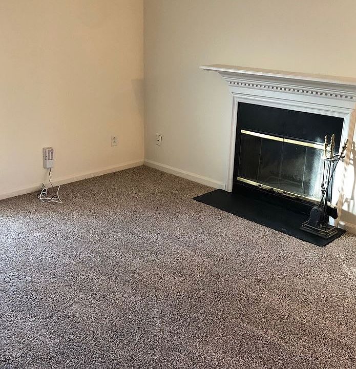 2nd image of 720 Powell Dr APT D