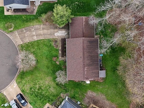 3rd image of 3761 Stratavon Dr NW