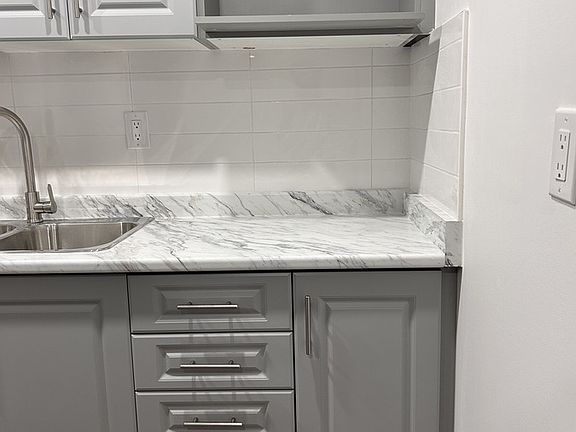 4th image of 644 Moira St W #3