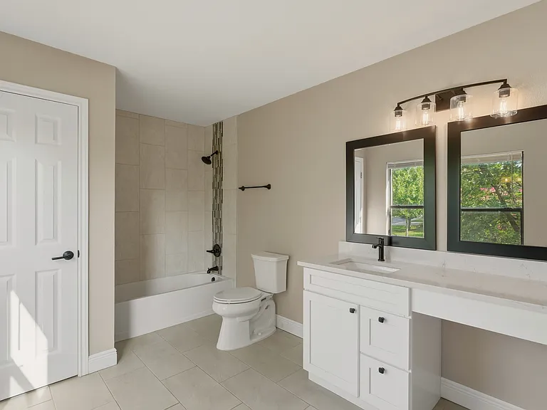 7338 Raintree Frst — Photo 24