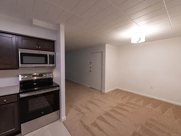 Durham Court Apartments — Photo 35