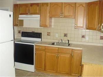 5th image of 34A Young Ave Unit A