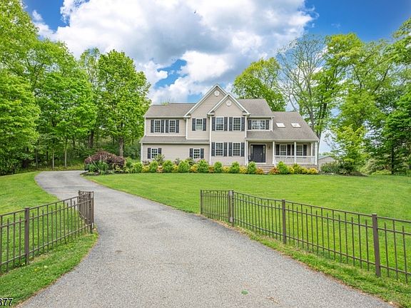 2nd image of 468 Ridge Rd