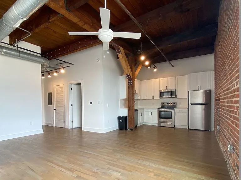 Lofts At Abrams Fixtures — Photo 42