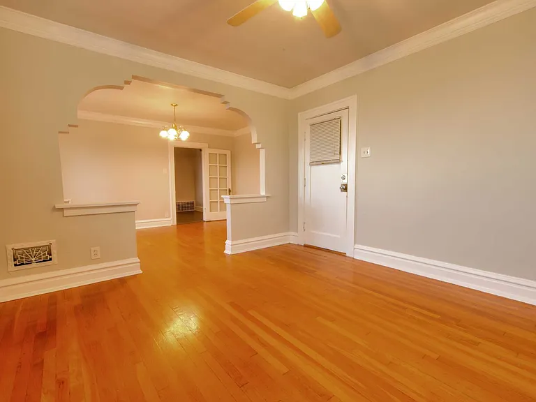 3931 Parker Ave — Photo 2