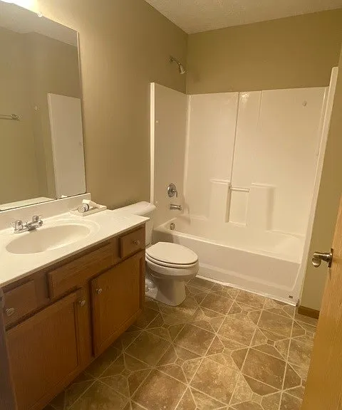 517 Wheeling Ave — Photo 1