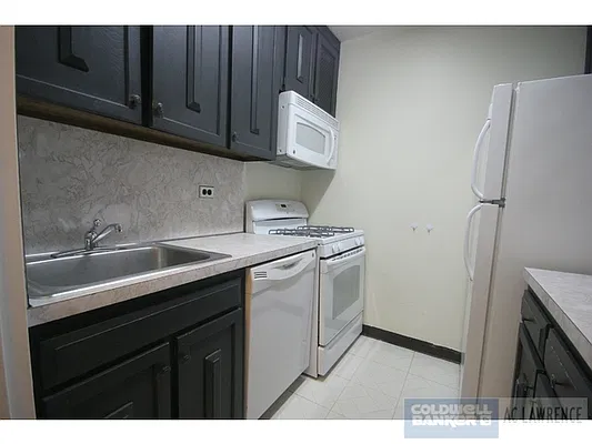 Sold by Aclawrence | media 4