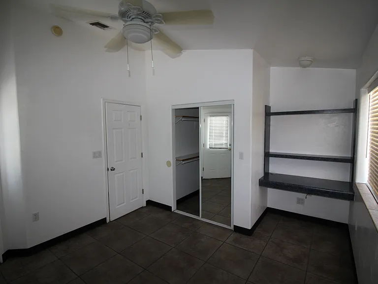 914 E Hedrick Dr — Photo 14
