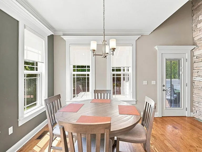 9202 White Ash Dr — Photo 16