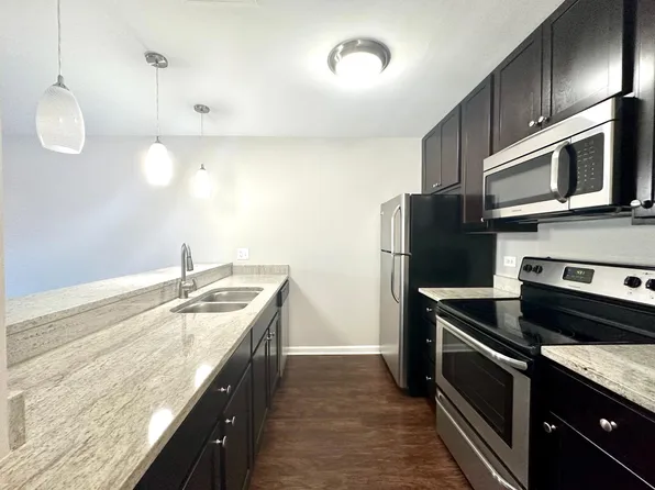 1720 N Halsted St, Chicago, IL