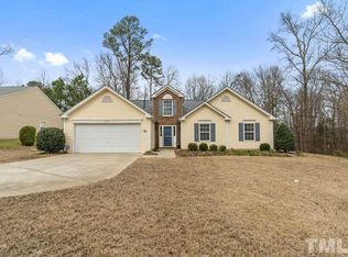 1975 Hickory Bark Dr, Fuquay Varina, NC 27526