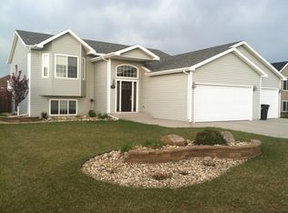 3695 Polk St S, Fargo, ND 58104