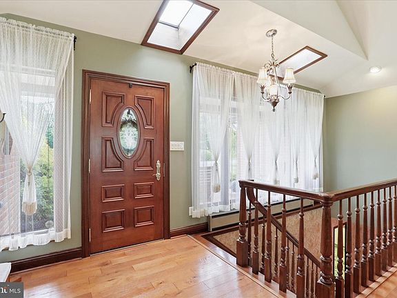 5th image of 456 Lindman Dr