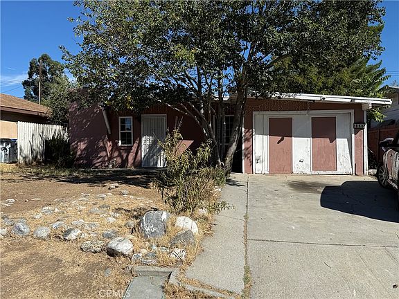 3rd image of 1133 W Jacinto View Rd