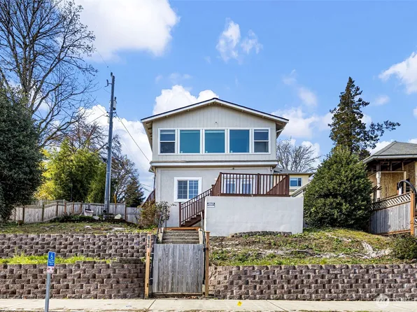 913 24th Avenue E, Seattle, WA 98112