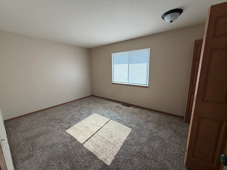 360 Lincoln St SW #E — Photo 18