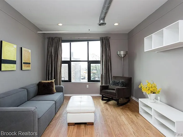 100 N Center St — Photo 13