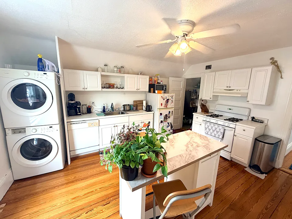117 Rogers Ave #3