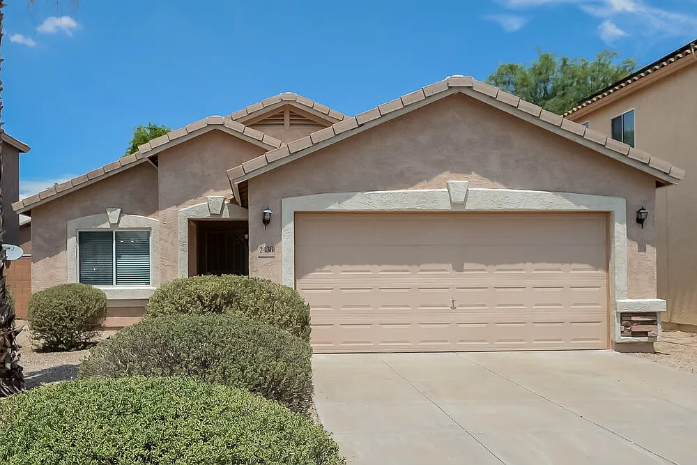 3 bed, 2.0 bath, 1406 sqft, $1,820 — Photo 1