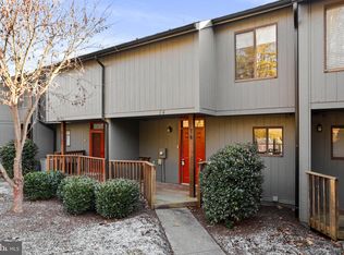 74 Fishhook Ln, Hedgesville, WV 25427