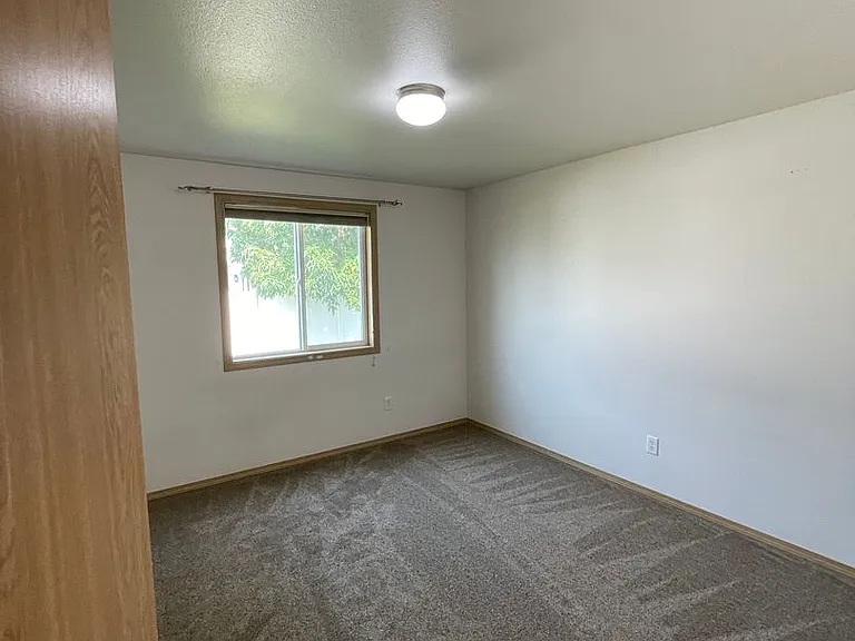 1900 Leanne Ave — Photo 18