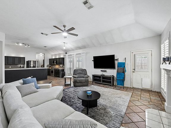 4th image of 314 Bay Spring Dr