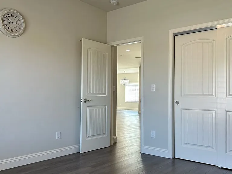 432 Thomas St — Photo 19