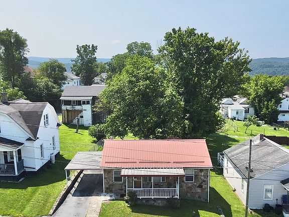2nd image of 907 Christie Ave