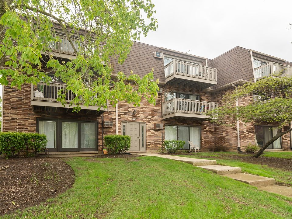 1st image of 229 W Court Of Shorewood APT 1A