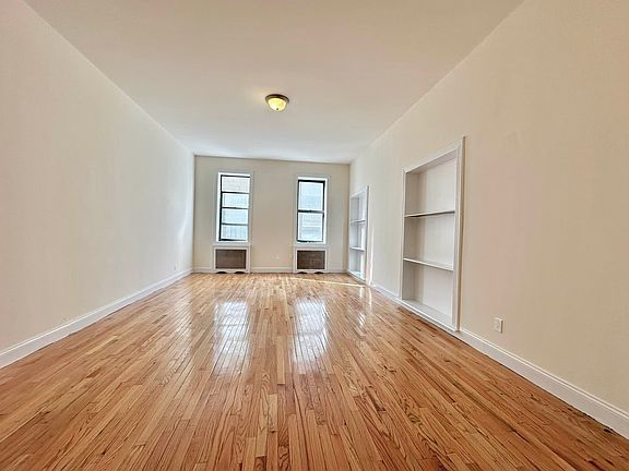 2nd image of 881 10th Ave #2R
