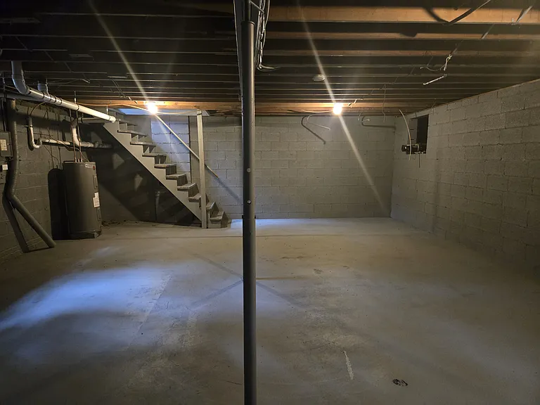 115 Maple Dr — Photo 9