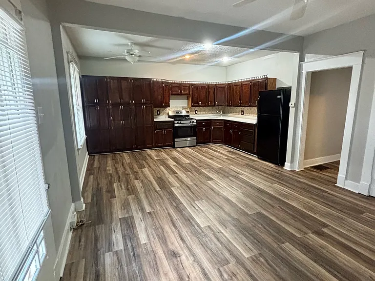 1015 Sale Ave — Photo 9