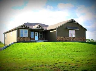 12596 NE Pawnee Dr, Adrian, MO 64720