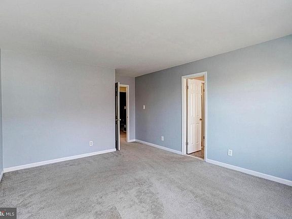 4th image of 211 Beacon Dr #A
