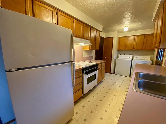 3rd image of 1109 Thomas Ave