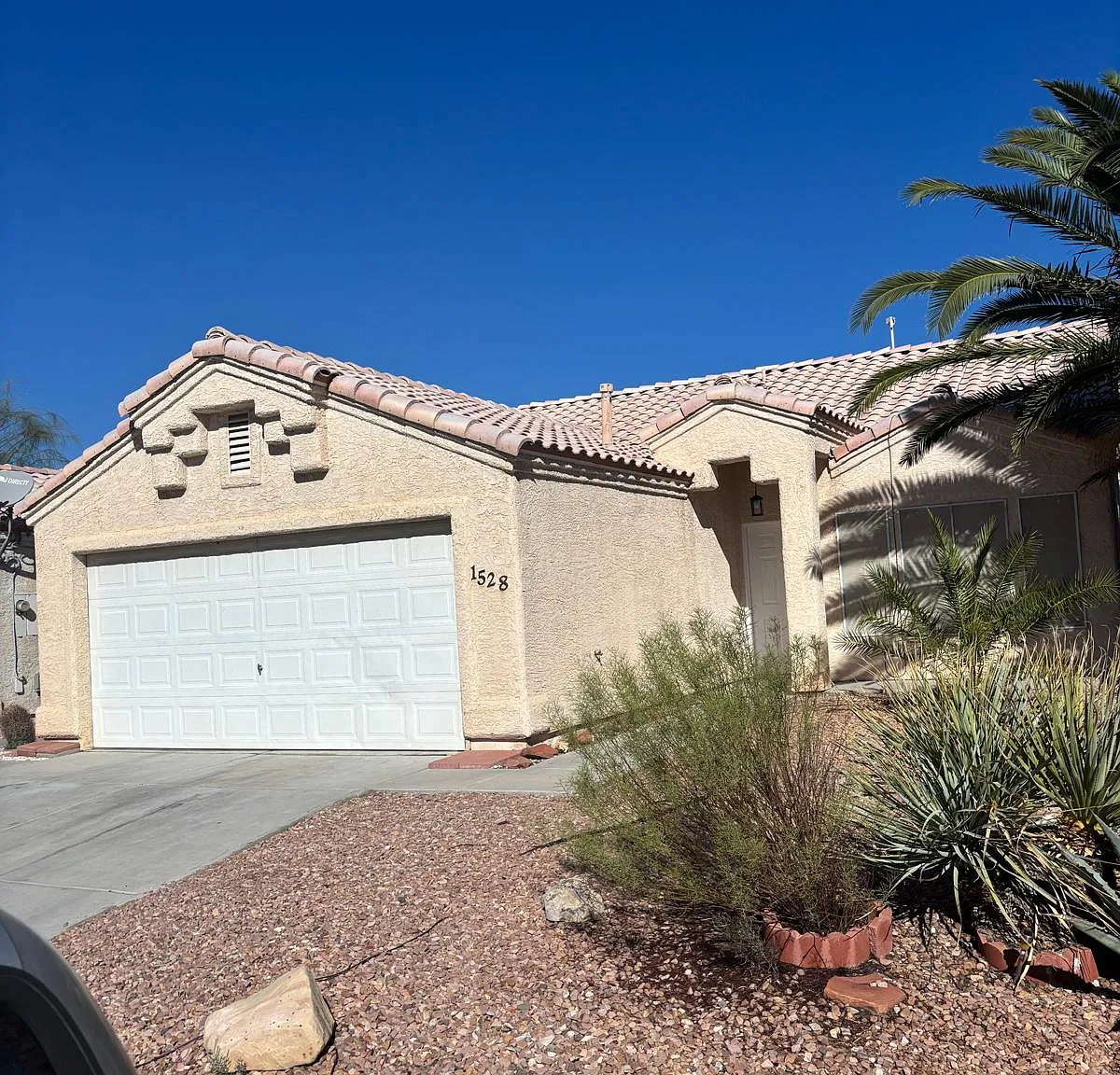 3 bed, 1107 sqft, $1,800 — Photo 2