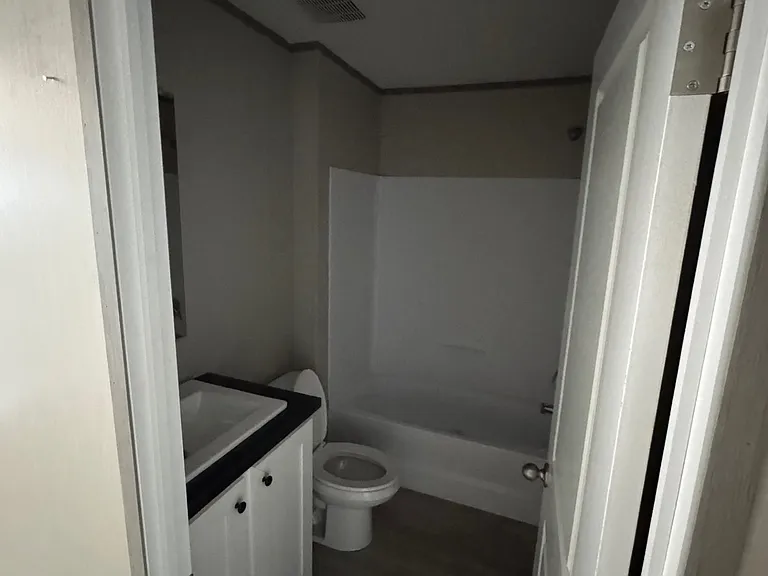 916 Halston Dr — Photo 5